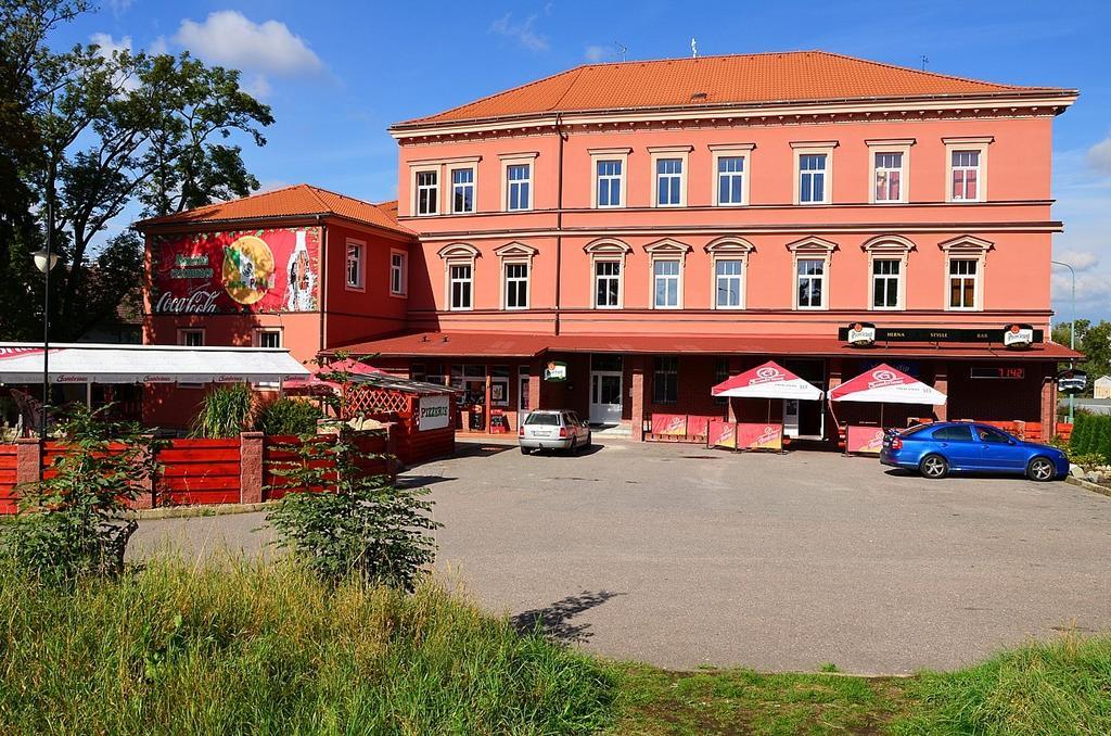 Grand Hotel Jaromer Exterior photo